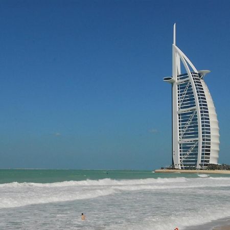 דובאי Al Waleed Palace Hotel Apartment Al Barsha מראה חיצוני תמונה