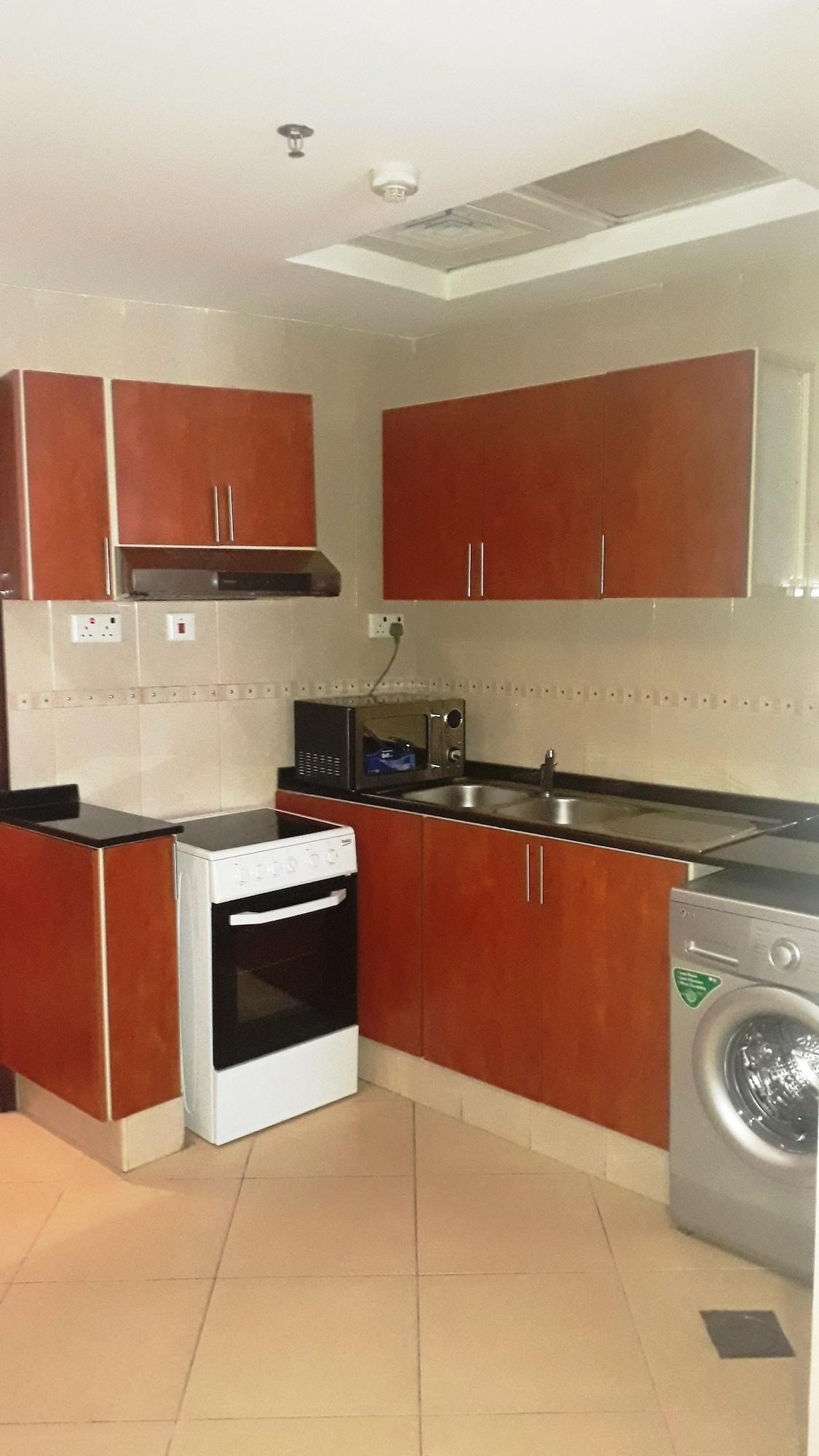 דובאי Al Waleed Palace Hotel Apartment Al Barsha מראה חיצוני תמונה