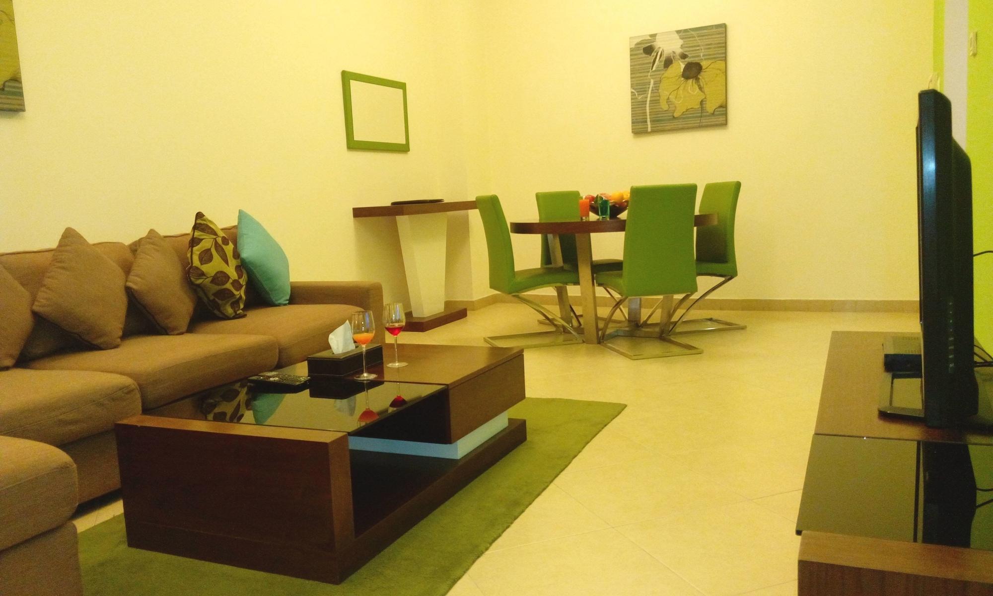 דובאי Al Waleed Palace Hotel Apartment Al Barsha מראה חיצוני תמונה