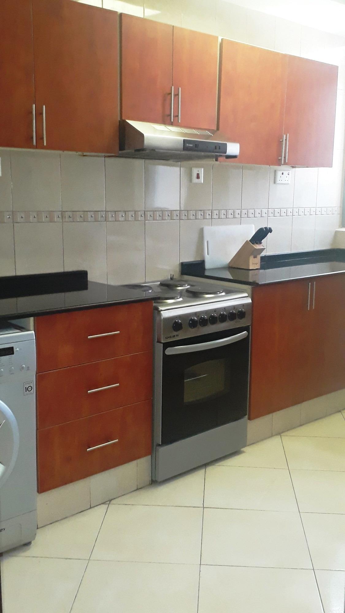 דובאי Al Waleed Palace Hotel Apartment Al Barsha מראה חיצוני תמונה