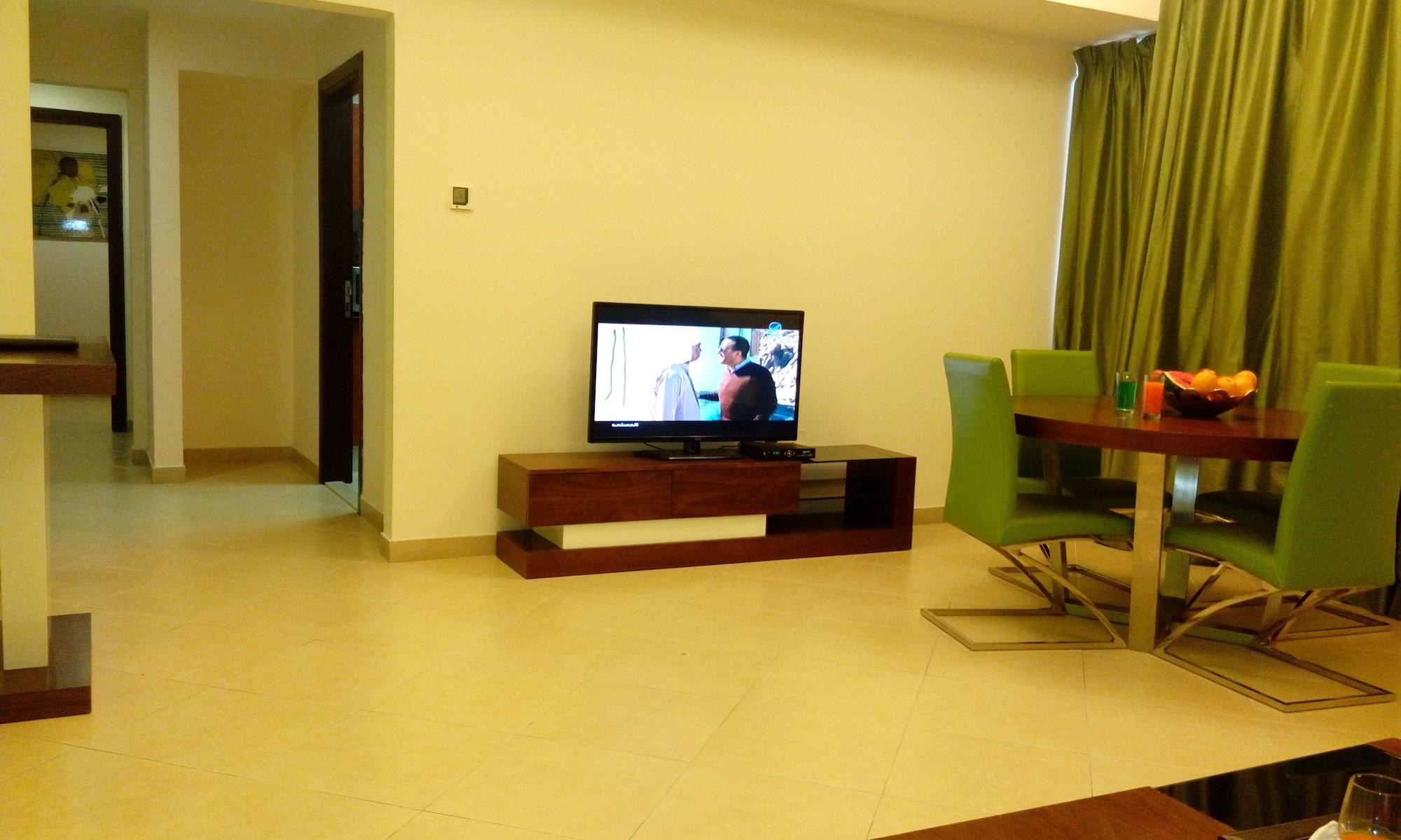 דובאי Al Waleed Palace Hotel Apartment Al Barsha מראה חיצוני תמונה