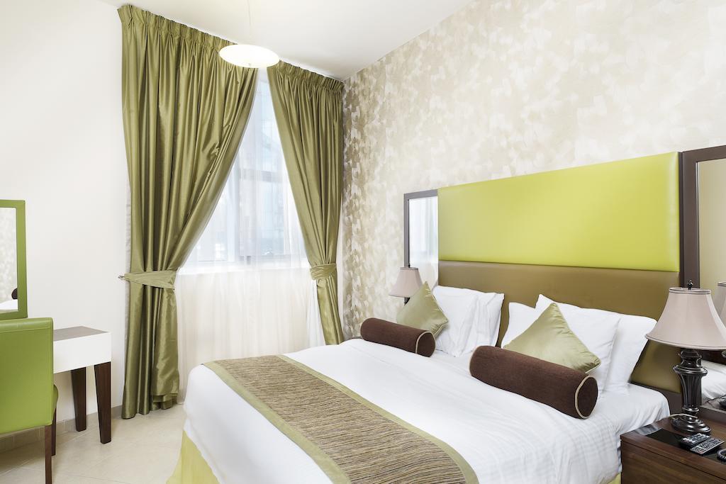 דובאי Al Waleed Palace Hotel Apartment Al Barsha מראה חיצוני תמונה