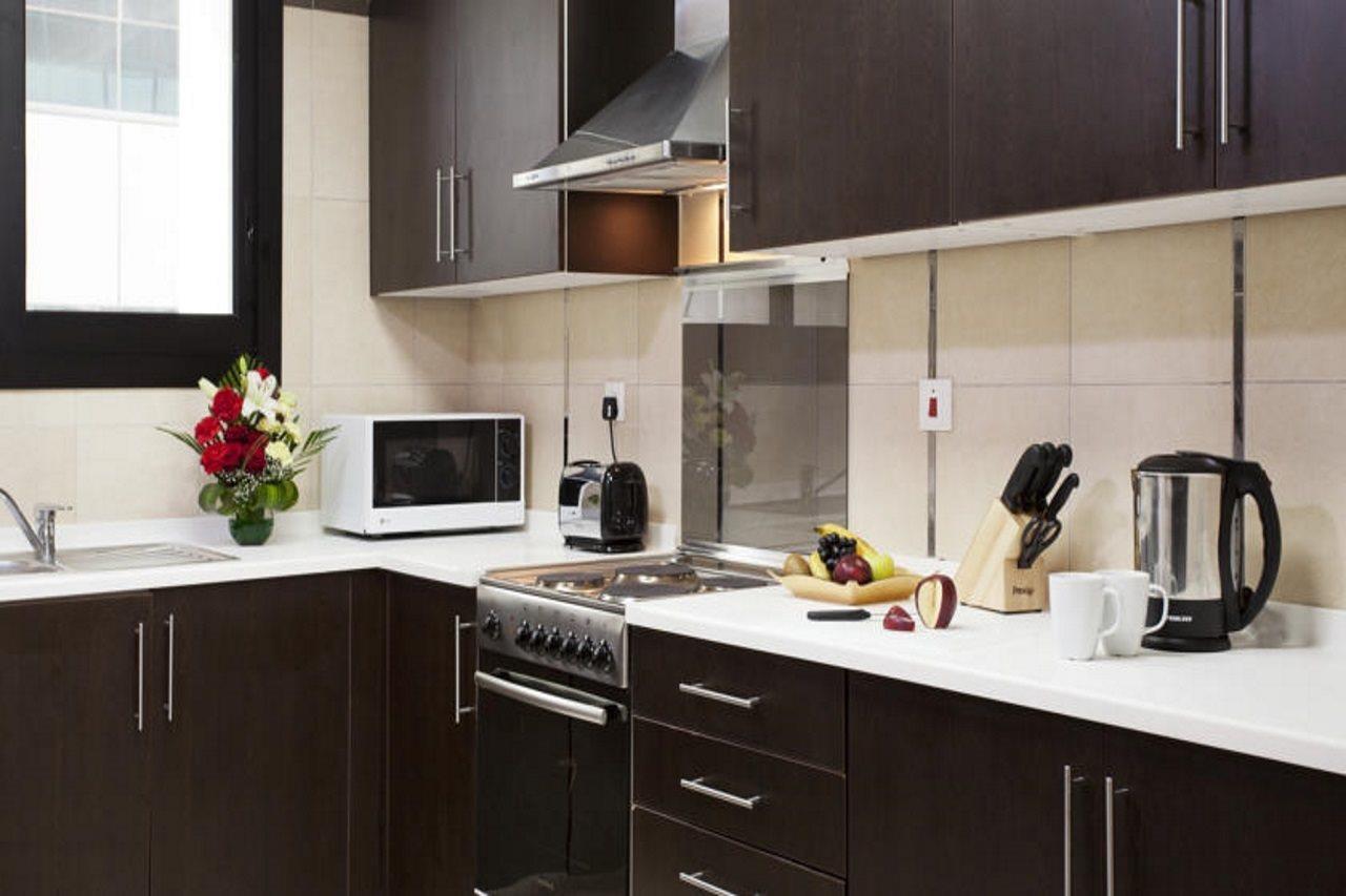 דובאי Al Waleed Palace Hotel Apartment Al Barsha מראה חיצוני תמונה