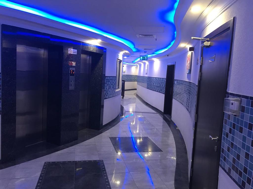 דובאי Al Waleed Palace Hotel Apartment Al Barsha מראה חיצוני תמונה