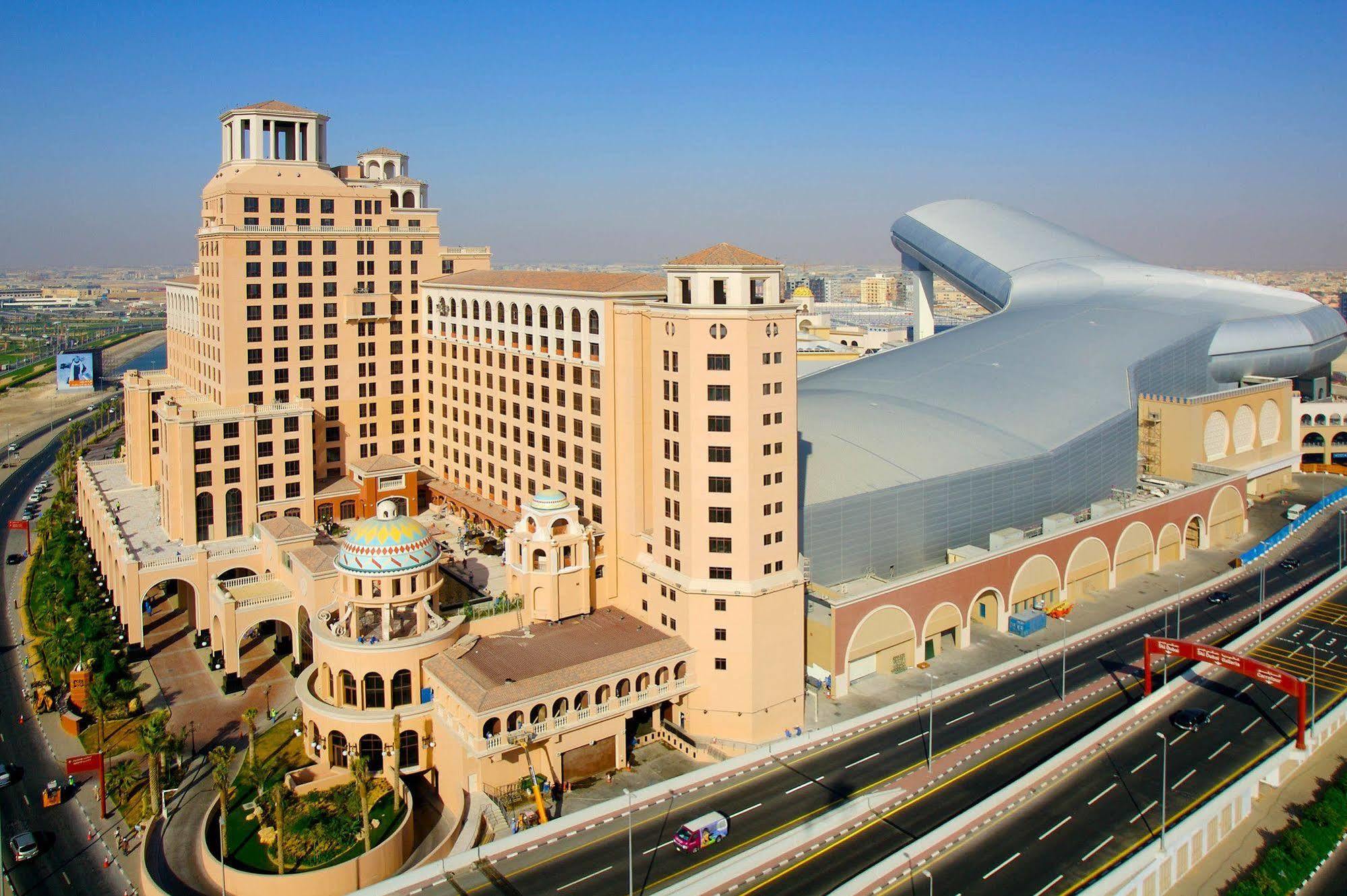 דובאי Al Waleed Palace Hotel Apartment Al Barsha מראה חיצוני תמונה