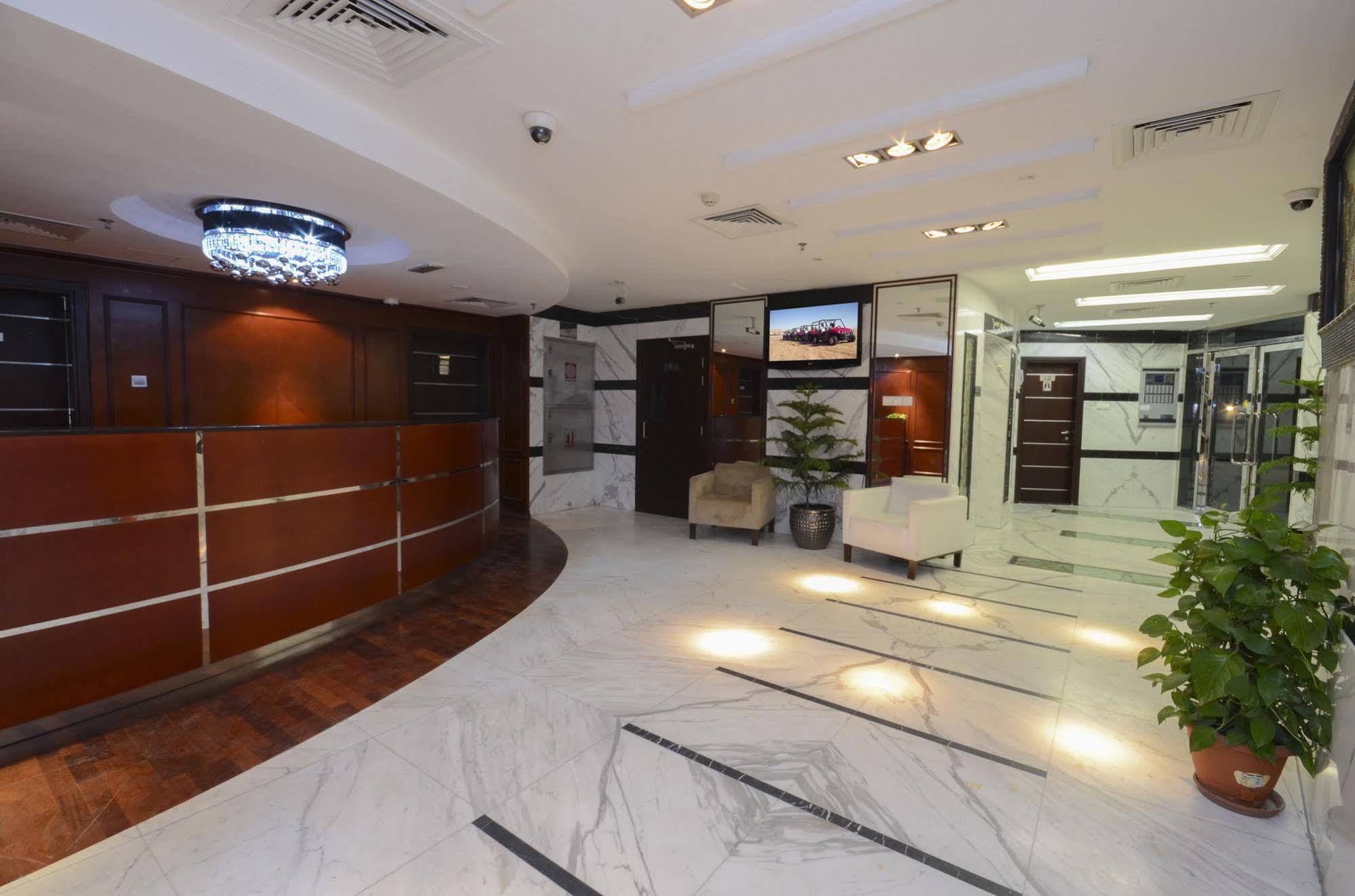 דובאי Al Waleed Palace Hotel Apartment Al Barsha מראה חיצוני תמונה